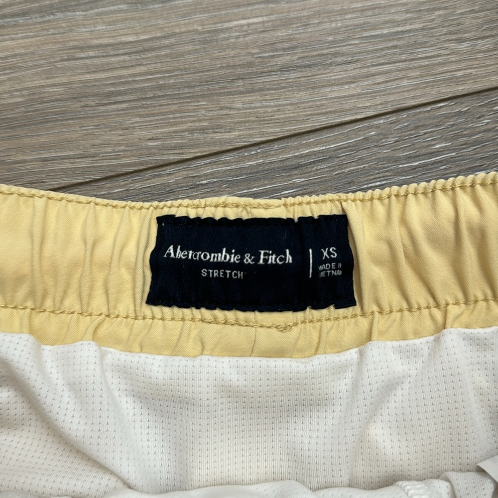 Men’s A&F Swim Trunks (Yellow) - Picture 4 of 7